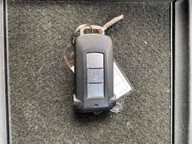 デリカD:5 G ナビパッケージ 4WD ETC バックカメラ サイドカメラ ナビ オートクルーズコントロール 両側スライドドア オートライト HID スマートキー 電動格納ミラー 3列シート CVT アルミホイール 盗難防止システム(48枚目)