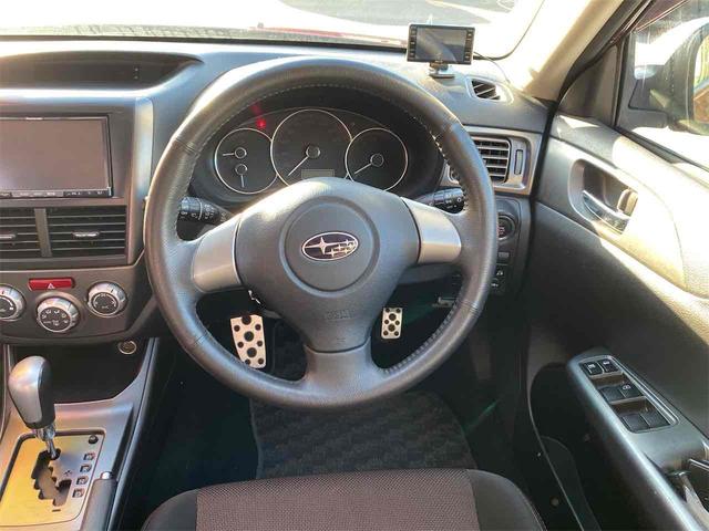 ＸＶ ２．０ｉ　４ＷＤ　ドライブレコーダー　ＥＴＣ　パワーシート　ナビ　ＴＶ　ＨＩＤ　アルミホイール　スマートキー　電動格納ミラー　ＡＴ　盗難防止システム　衝突安全ボディ　ＣＤ　ＡＢＳ　エアコン　パワーステアリング（3枚目）