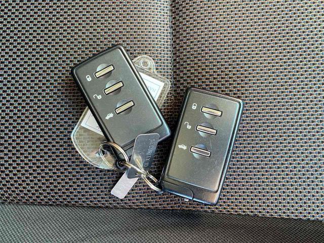 ＸＶ ２．０ｉ　４ＷＤ　ドライブレコーダー　ＥＴＣ　パワーシート　ナビ　ＴＶ　ＨＩＤ　アルミホイール　スマートキー　電動格納ミラー　ＡＴ　盗難防止システム　衝突安全ボディ　ＣＤ　ＡＢＳ　エアコン　パワーステアリング（11枚目）
