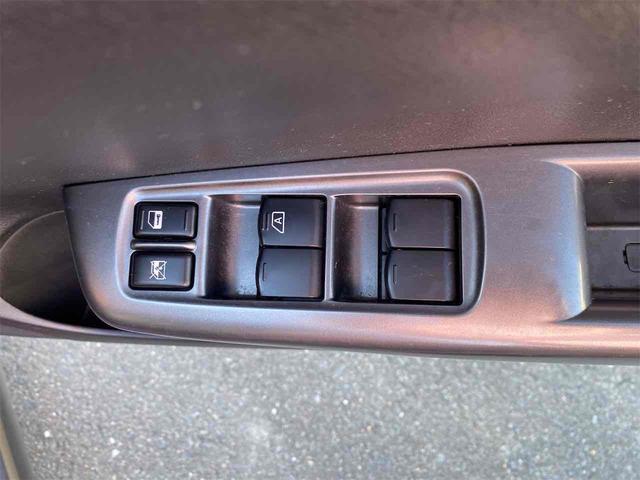 ＸＶ ２．０ｉ　４ＷＤ　ドライブレコーダー　ＥＴＣ　パワーシート　ナビ　ＴＶ　ＨＩＤ　アルミホイール　スマートキー　電動格納ミラー　ＡＴ　盗難防止システム　衝突安全ボディ　ＣＤ　ＡＢＳ　エアコン　パワーステアリング（35枚目）