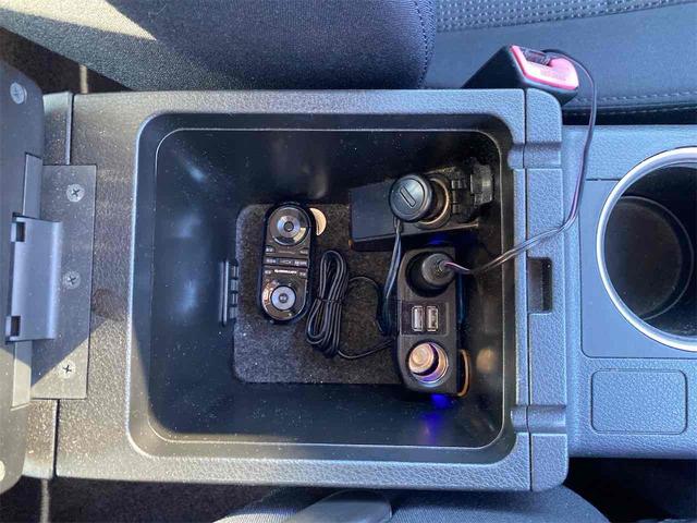 レガシィＢ４ ２．０ＧＴスペックＢ　４ＷＤ　ドライブレコーダー　ＥＴＣ　ナビ　アルミホイール　ＨＩＤ　ＡＴ　スマートキー　電動格納ミラー　盗難防止システム　パワーシート　ＣＤ　衝突安全ボディ　ＡＢＳ　エアコン　パワーステアリング（11枚目）