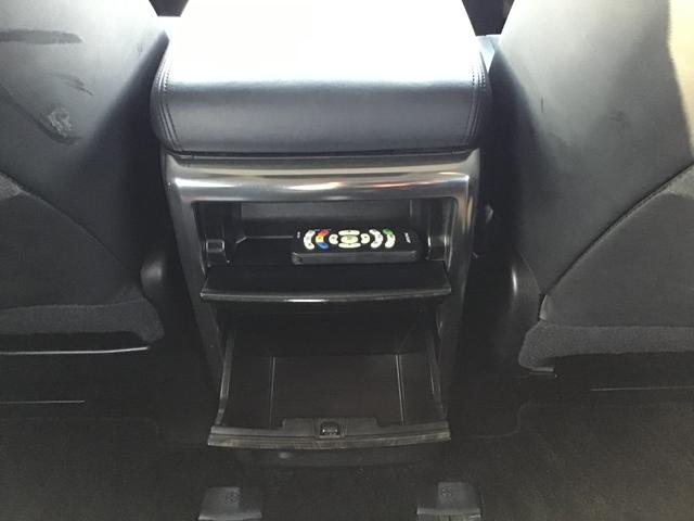 ヴェルファイアハイブリッド ZR 4WD 両自動ドア BLUETOOTH 衝突安全ボディ Wエアコン リヤカメラ クルコン 横滑り防止機能 盗難防止システム 電動シート 三列シート オットマン スマキー ナビ・TV 後席モニター(28枚目)