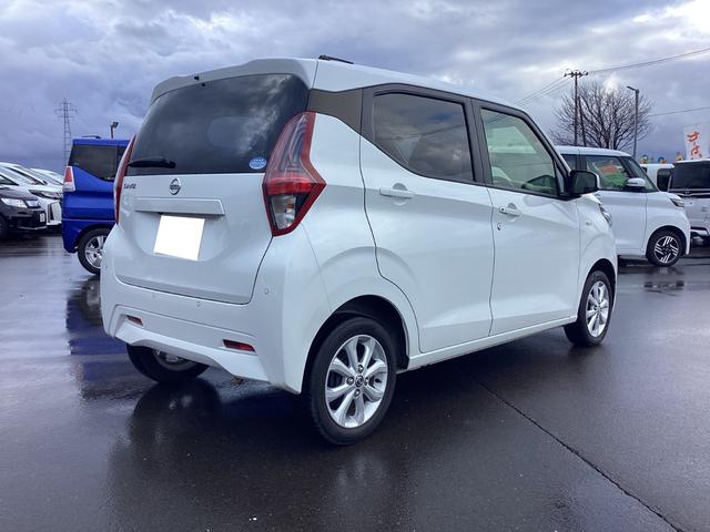 デイズ X フルタイム4WD ブレーキサポート BT コーナーソナー エアコン インテリジェントキー VDC ハイビームアシスト エアバッグ 寒冷地仕様 キーフリー バックカメラ ETC 盗難防止装置 ナビTV(10枚目)