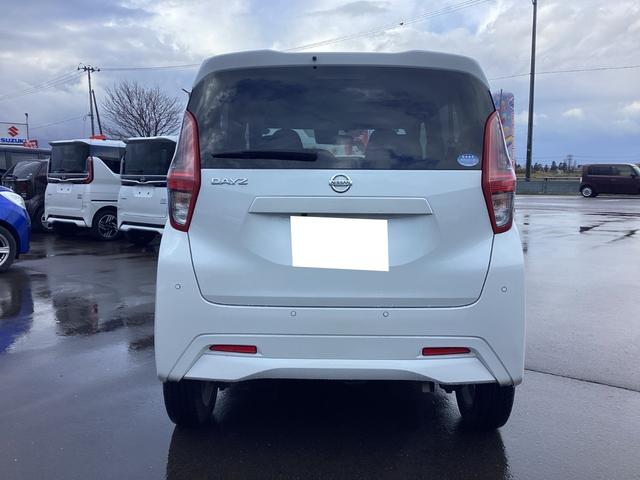 デイズ X フルタイム4WD ブレーキサポート BT コーナーソナー エアコン インテリジェントキー VDC ハイビームアシスト エアバッグ 寒冷地仕様 キーフリー バックカメラ ETC 盗難防止装置 ナビTV(11枚目)