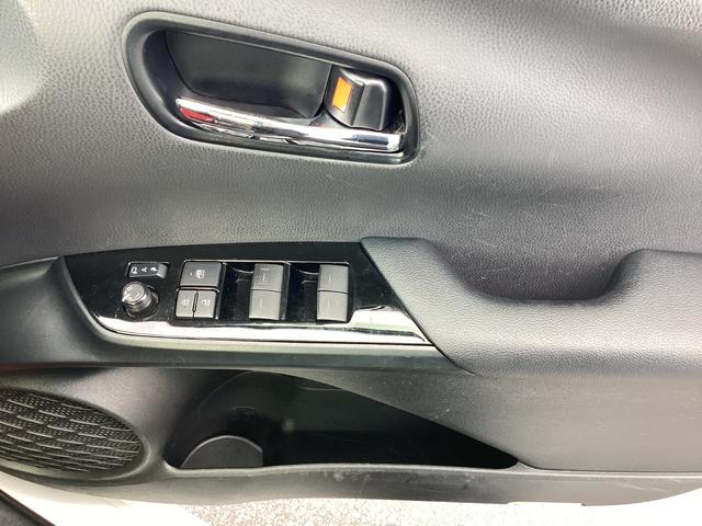 プリウス S 4wd 車線逸脱 衝突軽減 BTオーディオ オートハイビーム 電格ミラー エアコン LEDヘッドライト ナビ バックガイドモニター 衝突安全ボディ クルコン ETC車載器 盗難防止システム メモリナビ(25枚目)