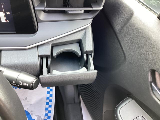 ノート Ｘ　ＦＯＵＲ　４ＷＤ　ディスプレイオーディオ　シートＨ　電動格納ドアミラー　エアＢ　横滑り防止機能　ＰＷ　衝突安全ボディ　オートライト　ナビ　インテリジェントキ－　　バックカメラ　ＡＢＳ　ＥＴＣ　追突防止装置（24枚目）