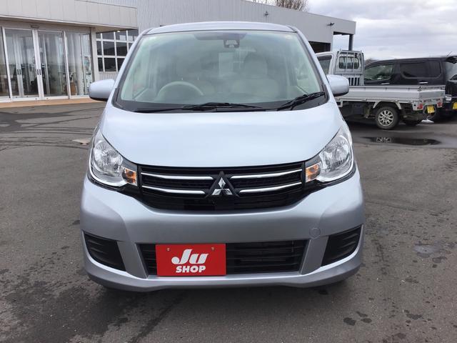 ｅＫワゴン Ｍ　ｅ－アシスト　４ＷＤ車　踏み間違い防止アシスト　ｉ－ｓｔｏｐ　運転席シートヒーター　キーレスキー　横滑り防止　オートエアコン　ＡＢＳ　ベンチシート　ダブルエアバック　パワーウインドウ　衝突安全ボディ　寒冷地仕様（7枚目）