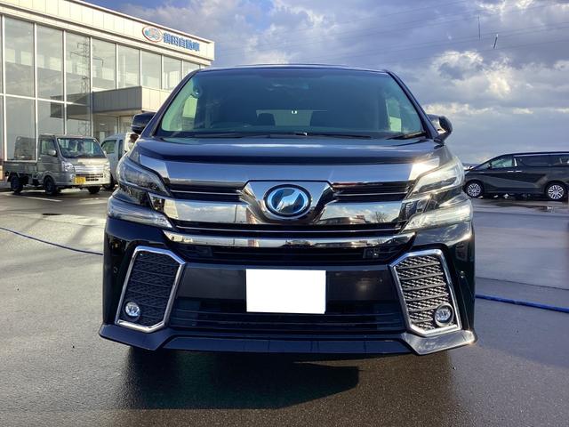 ヴェルファイアハイブリッド ＺＲ　４ＷＤ　両自動ドア　電動格納ミラー　ＢＬＵＥＴＯＯＴＨ　衝突安全ボディ　Ｗエアコン　リヤカメラ　クルコン　横滑り防止機能　オートエアコン　盗難防止システム　フルフラット　電動シート　三列シート（7枚目）