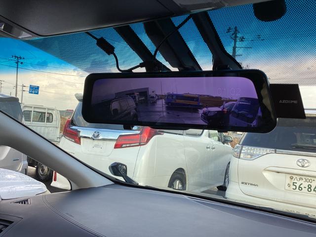 ヴェルファイアハイブリッド ＺＲ　４ＷＤ　両自動ドア　電動格納ミラー　ＢＬＵＥＴＯＯＴＨ　衝突安全ボディ　Ｗエアコン　リヤカメラ　クルコン　横滑り防止機能　オートエアコン　盗難防止システム　フルフラット　電動シート　三列シート（25枚目）