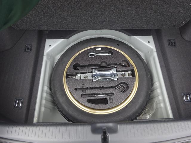 レジェンド ベースグレード　エアコン／パワステ／パワ－ウィンド／運転席・助手席エアバック／クル－ズコントロ－ル／ＡＢＳ／横滑り防止装置／バックカメラ／スマ－トキ－／フルセグＴＶ／ＨＤＤナビ／ＤＶＤ再生／ミュ－ジックサ－バ－（25枚目）