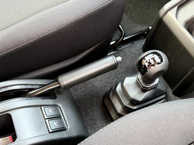 ジムニー ＸＣ　４ＷＤ／エアコン／パワステ／パワーウィンド／アイドリングストップ／運転席・助手席・サイド・カーテンエアバック／クルーズコントロール／ＡＢＳ／横滑り防止装置／衝突被害軽減ブレーキ／障害物センサー（11枚目）