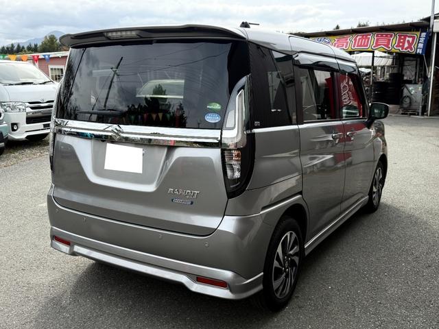 ソリオバンディット ハイブリッドＭＶ　ハイブリッドＭＶ／４ＷＤ／アイドリングストップ／クルーズコントロール／ＡＢＳ／横滑り防止装置／衝突被害軽減ブレーキ／障害物センサー／バックカメラ／ＥＴＣ／フルセグＴＶ／メモリーナビ／ＤＶＤ再生（5枚目）