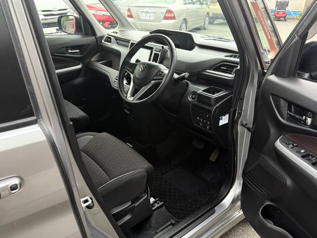 ソリオバンディット ハイブリッドＭＶ　ハイブリッドＭＶ／４ＷＤ／アイドリングストップ／クルーズコントロール／ＡＢＳ／横滑り防止装置／衝突被害軽減ブレーキ／障害物センサー／バックカメラ／ＥＴＣ／フルセグＴＶ／メモリーナビ／ＤＶＤ再生（13枚目）