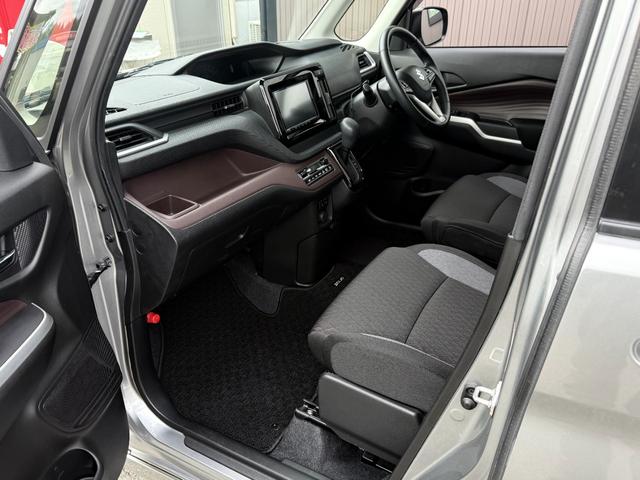 ソリオバンディット ハイブリッドＭＶ　ハイブリッドＭＶ／４ＷＤ／アイドリングストップ／クルーズコントロール／ＡＢＳ／横滑り防止装置／衝突被害軽減ブレーキ／障害物センサー／バックカメラ／ＥＴＣ／フルセグＴＶ／メモリーナビ／ＤＶＤ再生（16枚目）