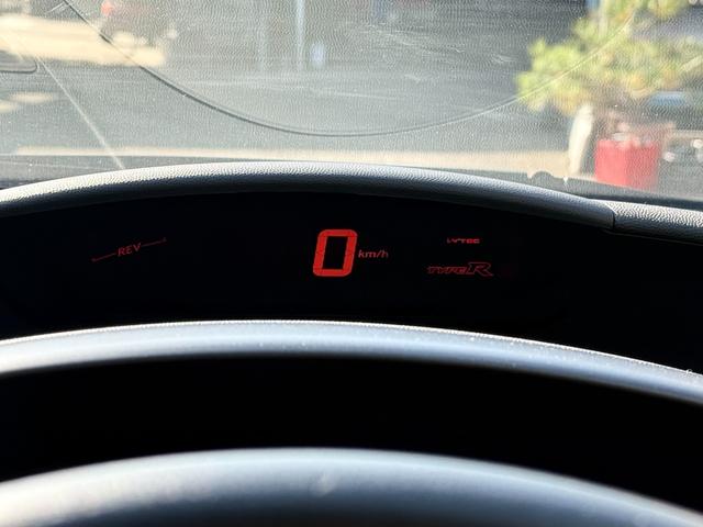 シビック タイプＲ　ユーロ　シビック／タイプＲユーロ／６速マニアル走行９，１２０ｋｍ／無限リアウィング／２００９年モデルは全国限定２０１０台／直列４気筒ｉ－ＶＴＥＣエンジンを搭載（２０１馬力）を搭載し、６速ＭＴ（9枚目）