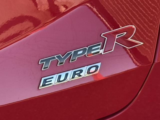 シビック タイプＲ　ユーロ　シビック／タイプＲユーロ／６速マニアル走行９，１２０ｋｍ／無限リアウィング／２００９年モデルは全国限定２０１０台／直列４気筒ｉ－ＶＴＥＣエンジンを搭載（２０１馬力）を搭載し、６速ＭＴ（32枚目）