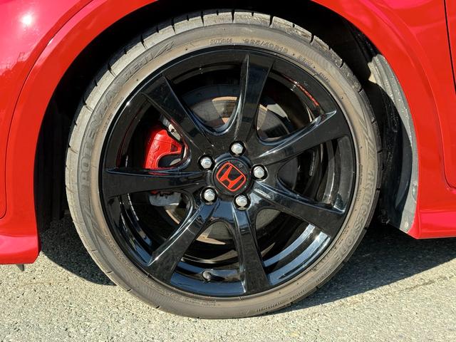 シビック タイプＲ　ユーロ　シビック／タイプＲユーロ／６速マニアル走行９，１２０ｋｍ／無限リアウィング／２００９年モデルは全国限定２０１０台／直列４気筒ｉ－ＶＴＥＣエンジンを搭載（２０１馬力）を搭載し、６速ＭＴ（36枚目）