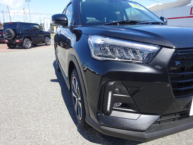 ロッキー プレミアムＧ　４ＷＤ　登録済未使用車　９ｉｎディスプレイオーディオ　フルセグＴＶ　バックモニター　クルーズコントロール　ＬＥＤヘッドライト　純正１７ｉｎアルミホイール　純正マット・純正ドアバイザー付　シートヒーター（27枚目）