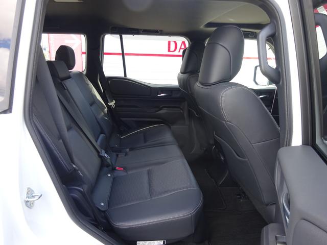ランドクルーザー２５０ ＶＸ　４ＷＤ　１オーナー　トヨタチームメイト　デジタルキー　丸目ヘッドランプ　モデリスタプロテクターキット　オーバーフェンダー　シグネチャーイルミブレード　モデリスタ２０ｉｎアルミ＆タイヤセット（8枚目）