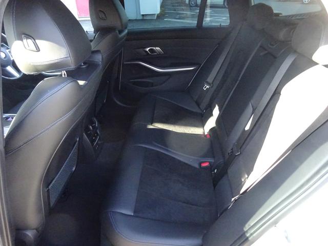 ３シリーズ ３２０ｄ　ｘＤｒｉｖｅツーリング　Ｍスポーツ　４ＷＤ　ディーゼル　後期　純正ナビ　バックモニター　ハーフレザーシート　クルーズコントロール　ＬＥＤヘッドライト　シートヒーター　スマートキー　ドライブレコーダー　ＥＴＣ　純正１８ｉｎアルミホイール（7枚目）