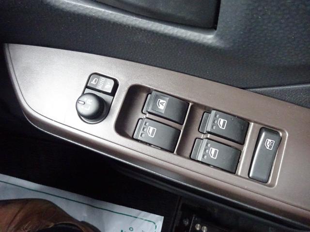 タンク Ｘ　Ｓ　４ＷＤ　社外ＣＤ／ＵＳＢオーディオ　助手席側パワースライドドア　オートライト　スマートアシスト　ＥＴＣ　スマートキー（18枚目）