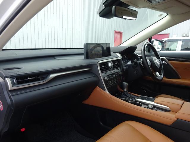 ＲＸ ＲＸ４５０ｈ　バージョンＬ　４ＷＤ　マークレビンソン　レザーシート　純正メモリーナビ　フルセグＴＶ　パノラミックビューモニター　クルーズコントロール　ＬＥＤヘッドライト　シートヒーター＆シートエアコン　ＥＴＣ２．０（5枚目）