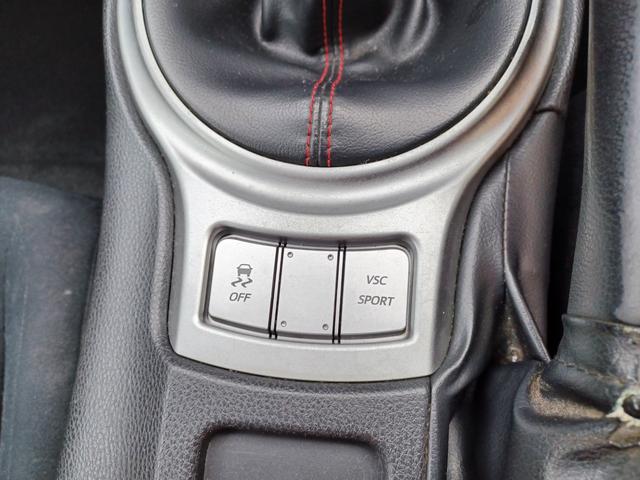 BRZ R 6速マニュアル ナビ フルセグTV Bluetooth DVD再生 バックカメラ HIDヘッドライト 横滑り防止 フォグランプ(20枚目)