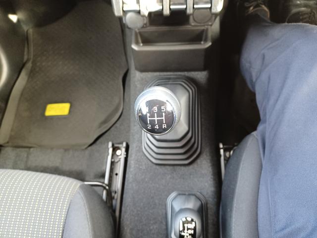 ジムニーシエラ ＪＣ　５速マニュアル・シートヒーター・ミラーヒーター・クルーズコントロール・横滑り防止機能・マッドガード・アイドリングストップ・ＣＤオーディオ（5枚目）