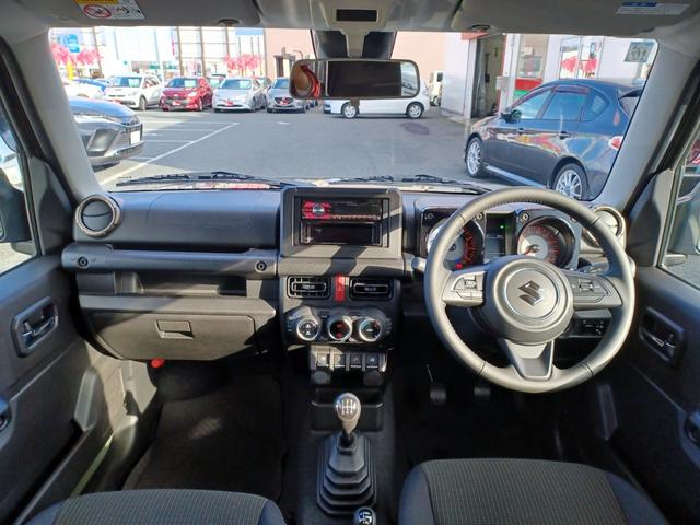 ジムニーシエラ ＪＣ　５速マニュアル・シートヒーター・ミラーヒーター・クルーズコントロール・横滑り防止機能・マッドガード・アイドリングストップ・ＣＤオーディオ（8枚目）