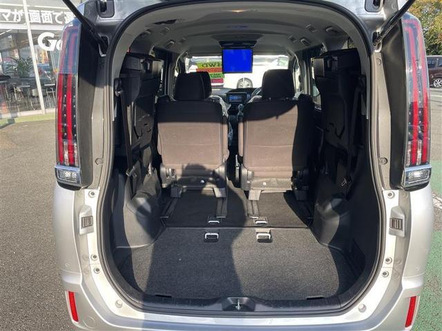 ノア Ｘ　４ＷＤ　衝突被害軽減システム　メモリーナビ　バックカメラ　電動スライドドア　ワンセグ　ＬＥＤヘッドランプ　後席モニター　オートクルーズコントロール　アイドリングストップ　ＥＴＣ　盗難防止装置　キーレス（8枚目）