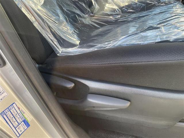 ノア Ｘ　４ＷＤ　衝突被害軽減システム　メモリーナビ　バックカメラ　電動スライドドア　ワンセグ　ＬＥＤヘッドランプ　後席モニター　オートクルーズコントロール　アイドリングストップ　ＥＴＣ　盗難防止装置　キーレス（16枚目）