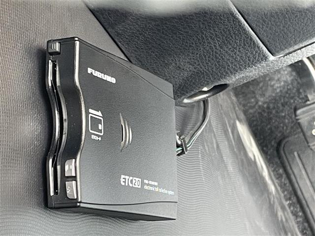 ノア Ｘ　４ＷＤ　衝突被害軽減システム　メモリーナビ　バックカメラ　電動スライドドア　ワンセグ　ＬＥＤヘッドランプ　後席モニター　オートクルーズコントロール　アイドリングストップ　ＥＴＣ　盗難防止装置　キーレス（33枚目）