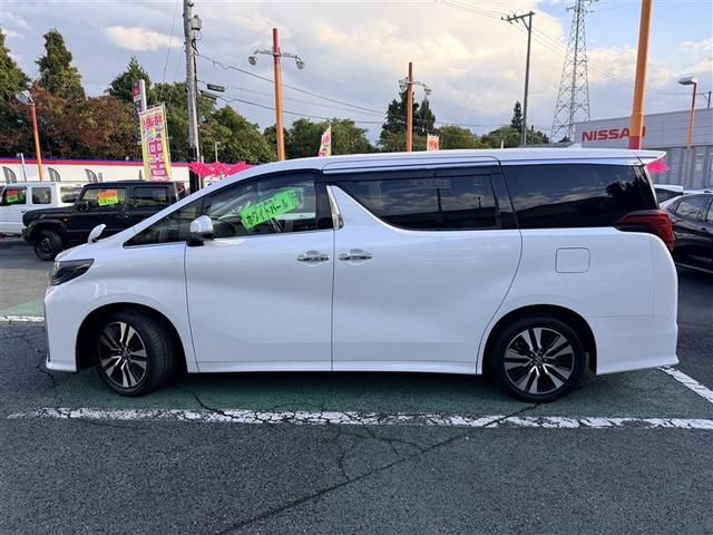 アルファード ２．５Ｓ　Ｃパッケージ　４ＷＤ　衝突被害軽減システム　メモリーナビ　バックカメラ　両側電動スライド　フルセグ　ＬＥＤヘッドランプ　アルミホイール　スマートキー　オートクルーズコントロール　ＥＴＣ　盗難防止装置　キーレス（8枚目）