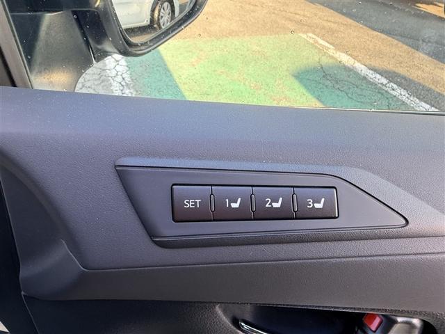 アルファード ２．５Ｓ　Ｃパッケージ　４ＷＤ　衝突被害軽減システム　メモリーナビ　バックカメラ　両側電動スライド　フルセグ　ＬＥＤヘッドランプ　アルミホイール　スマートキー　オートクルーズコントロール　ＥＴＣ　盗難防止装置　キーレス（13枚目）