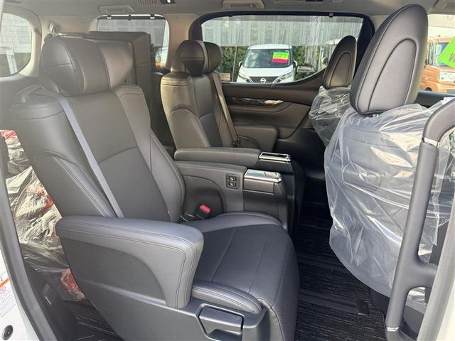 アルファード ２．５Ｓ　Ｃパッケージ　４ＷＤ　衝突被害軽減システム　メモリーナビ　バックカメラ　両側電動スライド　フルセグ　ＬＥＤヘッドランプ　アルミホイール　スマートキー　オートクルーズコントロール　ＥＴＣ　盗難防止装置　キーレス（34枚目）