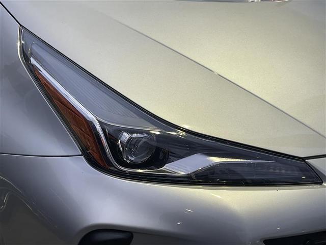 プリウス Ｓ　４ＷＤ　寒冷地　衝突被害軽減システム　メモリーナビ　バックカメラ　ＬＥＤヘッドランプ　アルミホイール　ドラレコ　スマートキー　オートクルーズコントロール　ＥＴＣ　盗難防止装置　キーレス　横滑り防止機能（5枚目）