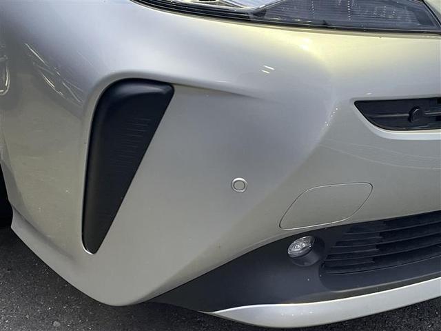 プリウス Ｓ　４ＷＤ　寒冷地　衝突被害軽減システム　メモリーナビ　バックカメラ　ＬＥＤヘッドランプ　アルミホイール　ドラレコ　スマートキー　オートクルーズコントロール　ＥＴＣ　盗難防止装置　キーレス　横滑り防止機能（6枚目）