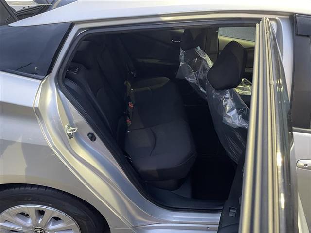 プリウス Ｓ　４ＷＤ　寒冷地　衝突被害軽減システム　メモリーナビ　バックカメラ　ＬＥＤヘッドランプ　アルミホイール　ドラレコ　スマートキー　オートクルーズコントロール　ＥＴＣ　盗難防止装置　キーレス　横滑り防止機能（9枚目）