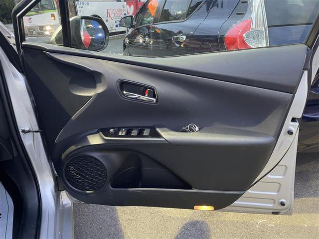 プリウス Ｓ　４ＷＤ　寒冷地　衝突被害軽減システム　メモリーナビ　バックカメラ　ＬＥＤヘッドランプ　アルミホイール　ドラレコ　スマートキー　オートクルーズコントロール　ＥＴＣ　盗難防止装置　キーレス　横滑り防止機能（13枚目）