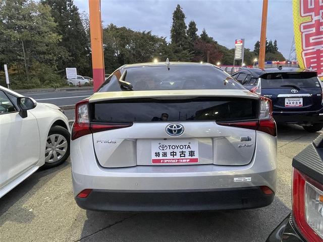 プリウス Ｓ　４ＷＤ　寒冷地　衝突被害軽減システム　メモリーナビ　バックカメラ　ＬＥＤヘッドランプ　アルミホイール　ドラレコ　スマートキー　オートクルーズコントロール　ＥＴＣ　盗難防止装置　キーレス　横滑り防止機能（18枚目）