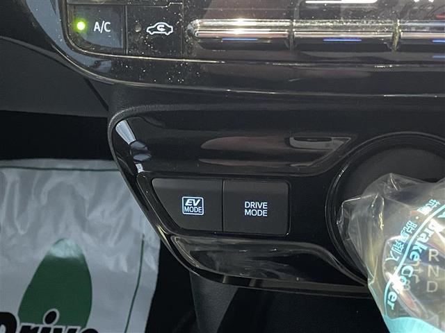 プリウス Ｓ　４ＷＤ　寒冷地　衝突被害軽減システム　メモリーナビ　バックカメラ　ＬＥＤヘッドランプ　アルミホイール　ドラレコ　スマートキー　オートクルーズコントロール　ＥＴＣ　盗難防止装置　キーレス　横滑り防止機能（35枚目）