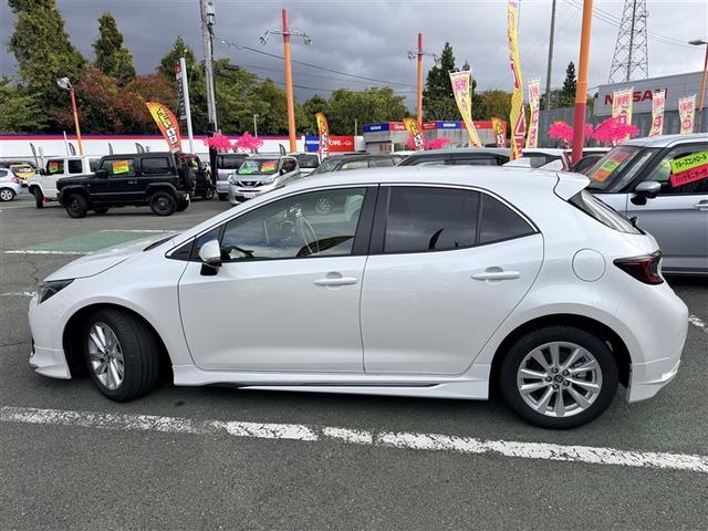 カローラスポーツ ハイブリッドＧ　寒冷地　衝突被害軽減システム　メモリーナビ　バックカメラ　フルセグ　ＬＥＤヘッドランプ　アルミホイール　スマートキー　オートクルーズコントロール　アイドリングストップ　ＥＴＣ　盗難防止装置　キーレス（8枚目）