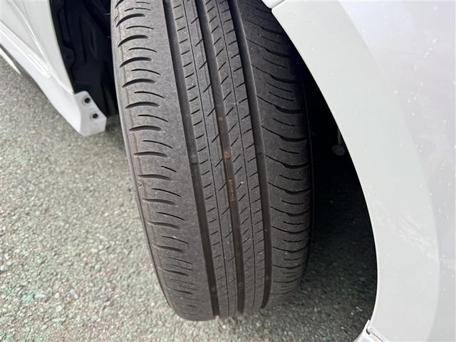 カローラスポーツ ハイブリッドＧ　寒冷地　衝突被害軽減システム　メモリーナビ　バックカメラ　フルセグ　ＬＥＤヘッドランプ　アルミホイール　スマートキー　オートクルーズコントロール　アイドリングストップ　ＥＴＣ　盗難防止装置　キーレス（10枚目）