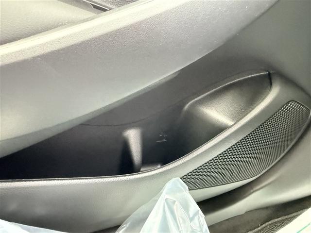 カローラスポーツ ハイブリッドＧ　寒冷地　衝突被害軽減システム　メモリーナビ　バックカメラ　フルセグ　ＬＥＤヘッドランプ　アルミホイール　スマートキー　オートクルーズコントロール　アイドリングストップ　ＥＴＣ　盗難防止装置　キーレス（33枚目）