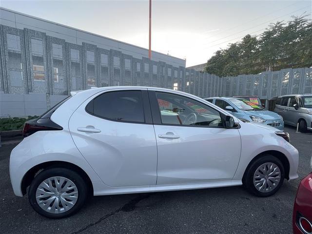 ヤリス ハイブリッドX 4WD 寒冷地 衝突被害軽減システム バックカメラ HIDヘッドライト スマートキー オートクルーズコントロール ETC 盗難防止装置 キーレス 横滑り防止機能 ハイブリッド(15枚目)