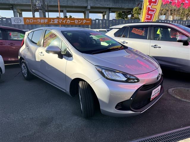 アクア X 4WD 寒冷地 衝突被害軽減システム バックカメラ LEDヘッドランプ スマートキー オートクルーズコントロール 盗難防止装置 キーレス 横滑り防止機能 ハイブリッド(3枚目)