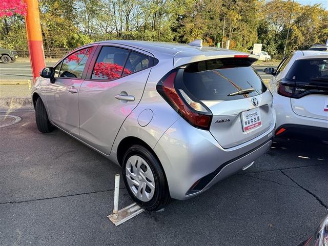 アクア X 4WD 寒冷地 衝突被害軽減システム バックカメラ LEDヘッドランプ スマートキー オートクルーズコントロール 盗難防止装置 キーレス 横滑り防止機能 ハイブリッド(7枚目)