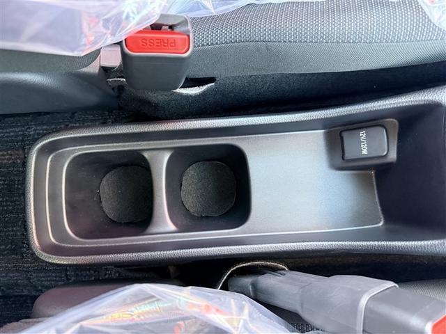 アクア X 4WD 寒冷地 衝突被害軽減システム バックカメラ LEDヘッドランプ スマートキー オートクルーズコントロール 盗難防止装置 キーレス 横滑り防止機能 ハイブリッド(31枚目)