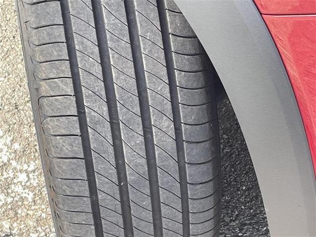 カローラクロス ハイブリッド　Ｚ　４ＷＤ　寒冷地　衝突被害軽減システム　メモリーナビ　バックカメラ　フルセグ　ＬＥＤヘッドランプ　アルミホイール　スマートキー　オートクルーズコントロール　ＥＴＣ　盗難防止装置　電動シート　キーレス（29枚目）