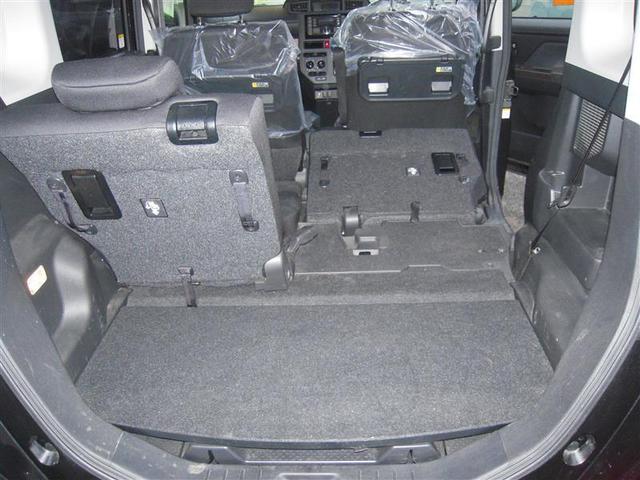片側シート倒して長い荷物も積むこともできます。